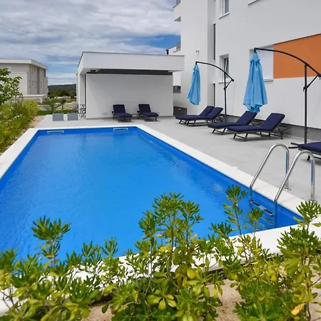 Pool Apartments & Rooms Mare Novalja Exterior photo