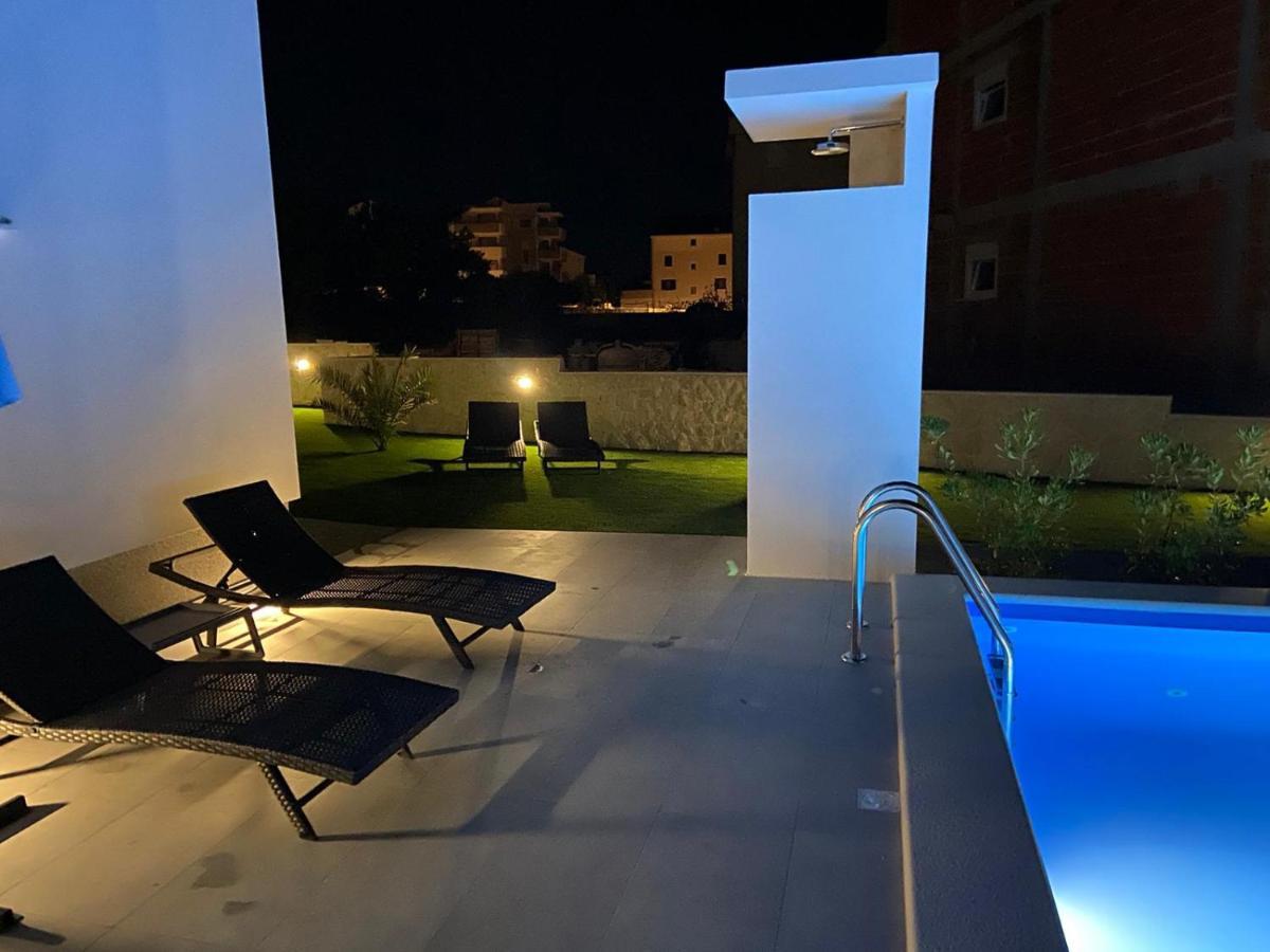 Apartment Pool & Mare *